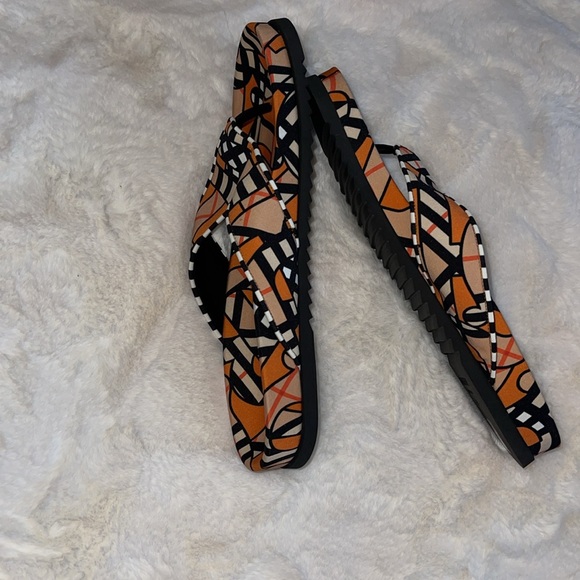 Men’s B monogram flip flop in orange - Picture 6 of 6